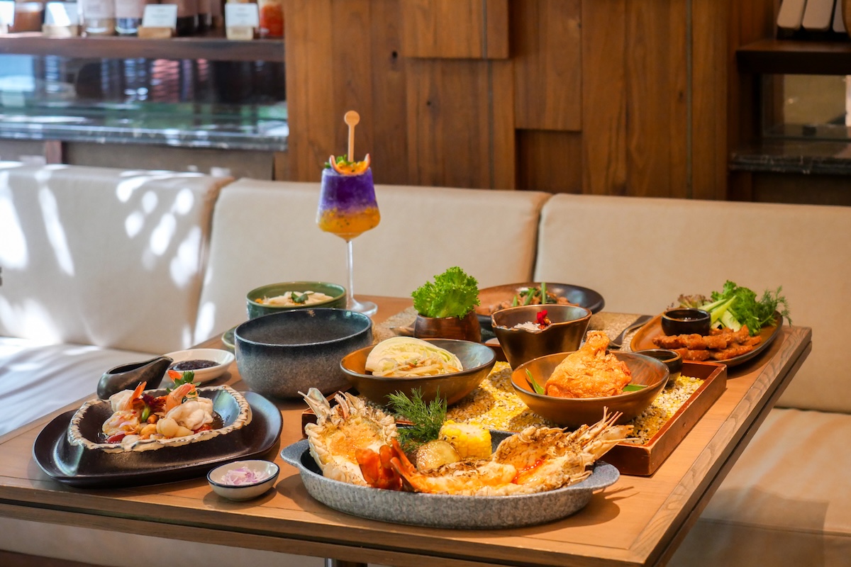 曼谷河畔萨利尔酒店 — 餐饮